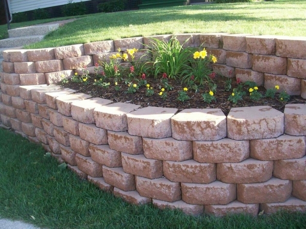 Fascinating Curved Built In Bench In Retaining Wall I Like The Shape But Diy Retaining Wall Block Fire Pit