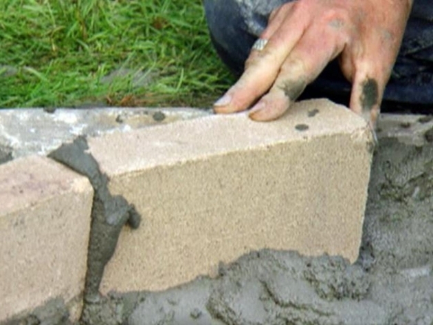 Inspiring How To Build A Fire Pit Diy Fire Pit How Tos Diy How To Make A Brick Fire Pit