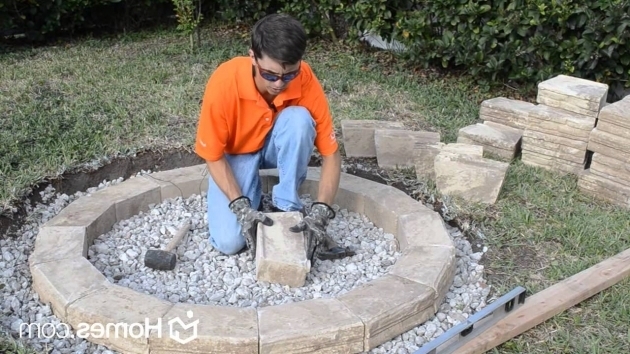 Wonderful Homes Diy Experts Share How To Build An Outdoor Fire Pit Youtube Building An Outdoor Fire Pit